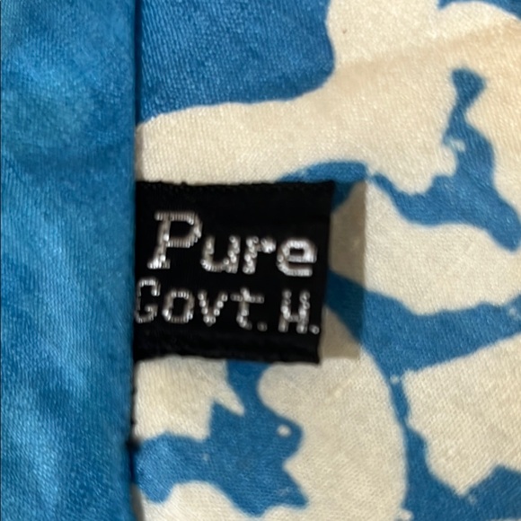 Handmade Iranian Blue and Gold Geometric Necktie - Picture 4 of 8